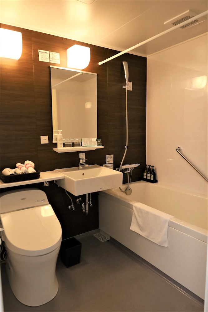 Bathroom amenities