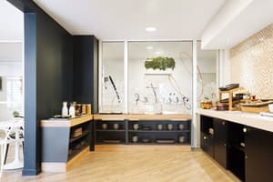 thumbnail: Breakfast area