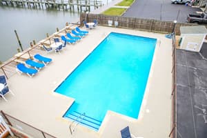 thumbnail: Pool
