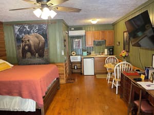 thumbnail: In-room dining