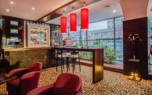 thumbnail: Bar (on property)