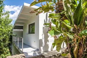 thumbnail: Exterior detail