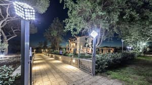 thumbnail: Property entrance