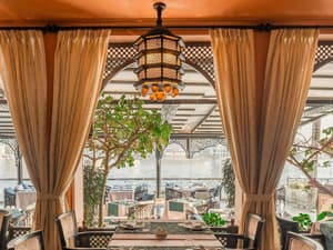 thumbnail: Restaurant