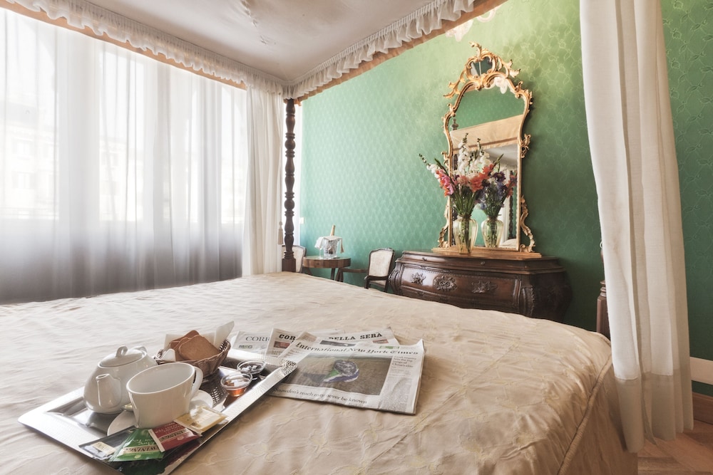 Room service - dining