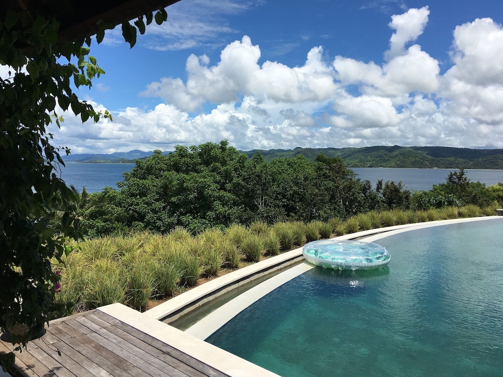 Infinity pool