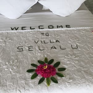 thumbnail: Interior detail