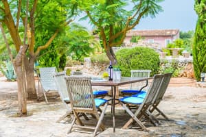 thumbnail: Outdoor dining