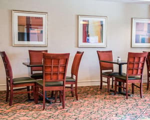 thumbnail: Breakfast area