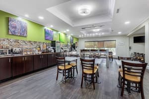 thumbnail: Breakfast area