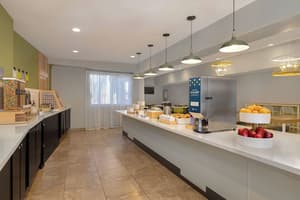thumbnail: Breakfast area