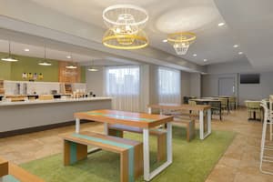 thumbnail: Breakfast area