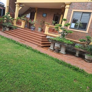 thumbnail: Front of property