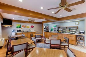 thumbnail: Breakfast area