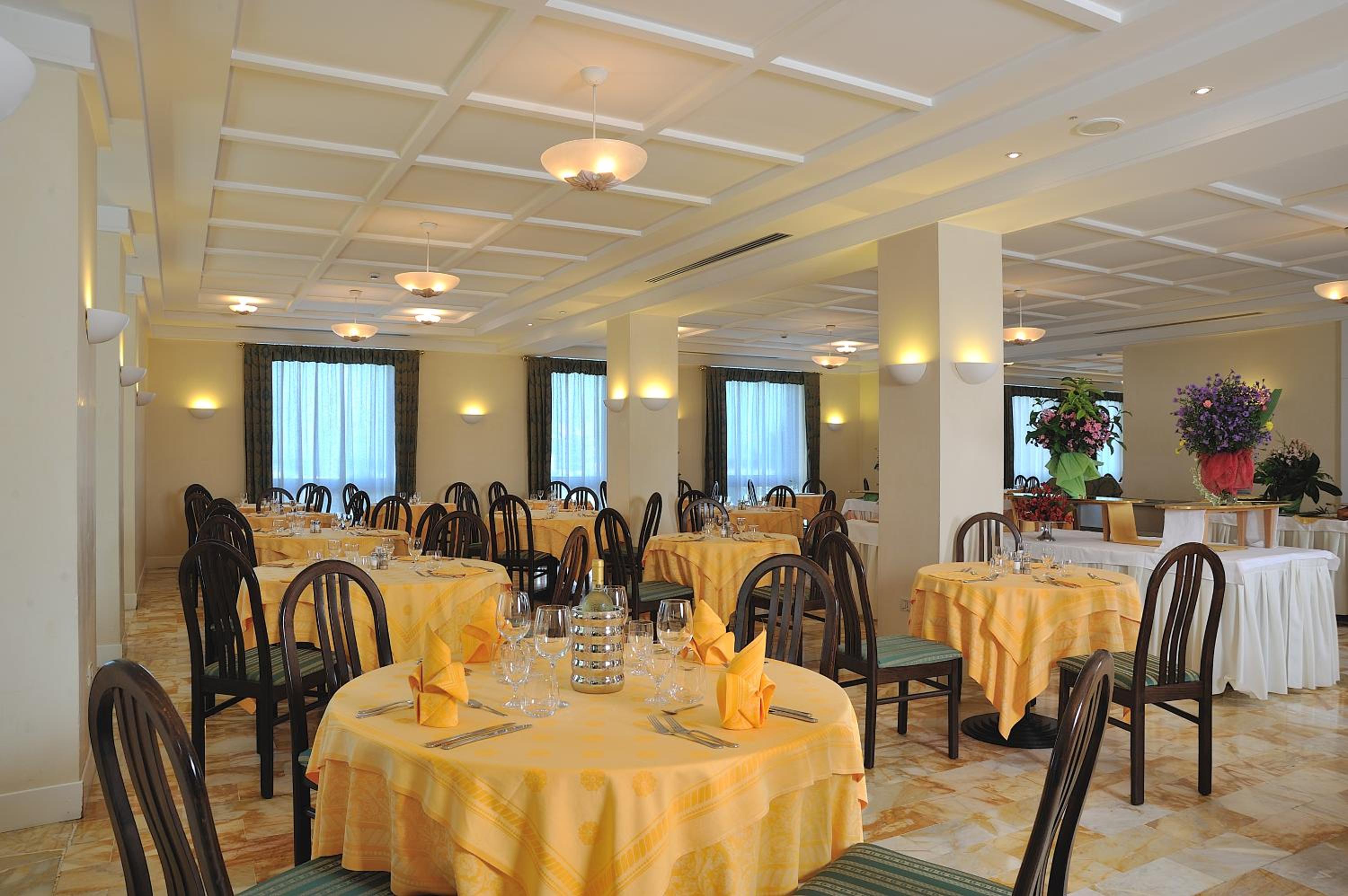 Restaurant-cafeteria