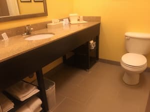thumbnail: Bathroom amenities