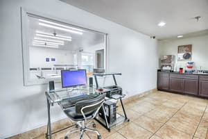 thumbnail: Business center