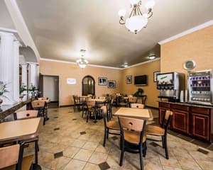 thumbnail: Breakfast area