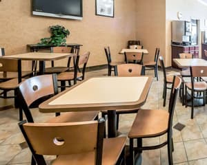 thumbnail: Breakfast area