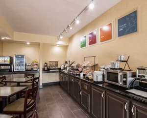 thumbnail: Breakfast area