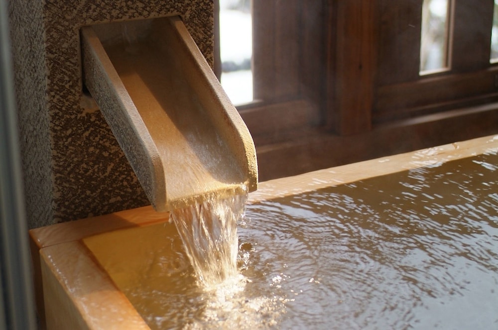 Deep soaking bathtub