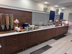 thumbnail: Breakfast area