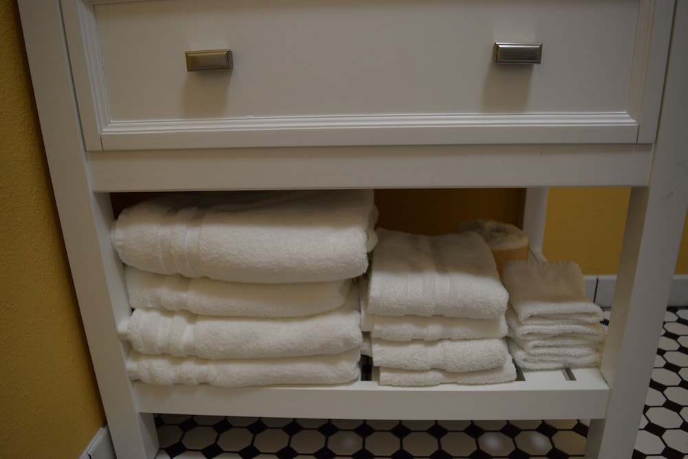 Bathroom amenities