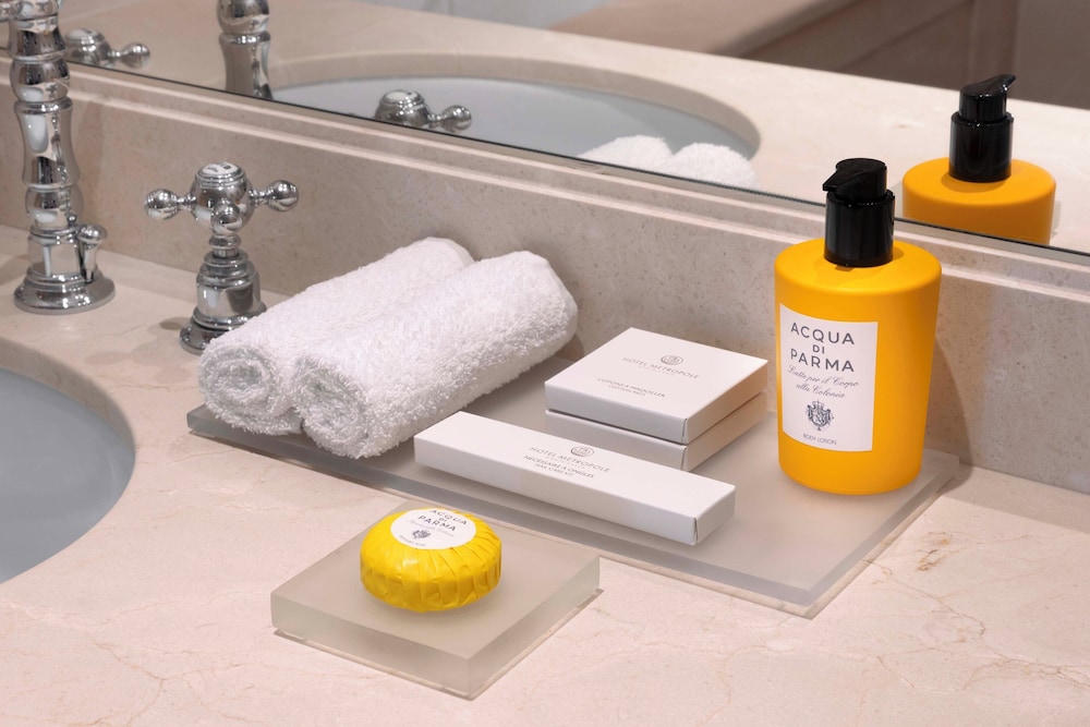 Bathroom amenities