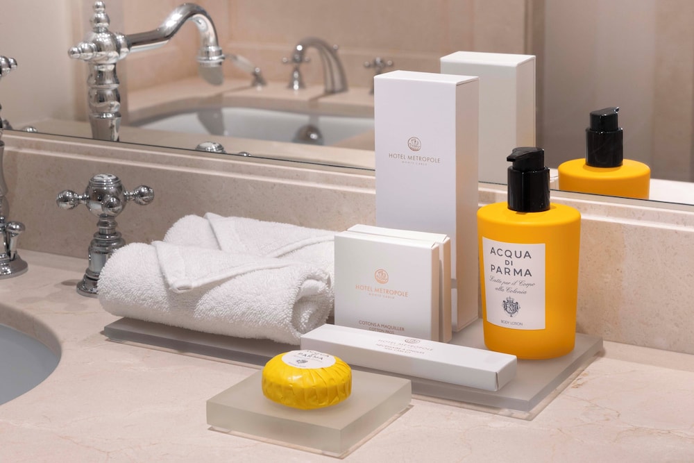 Bathroom amenities