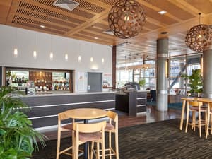 thumbnail: Bar (on property)