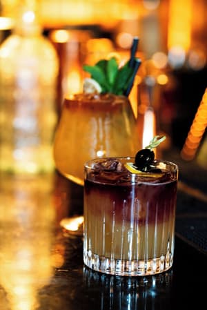thumbnail: Bar (on property)