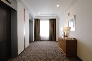 thumbnail: Hallway