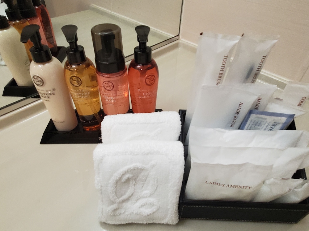 Bathroom amenities
