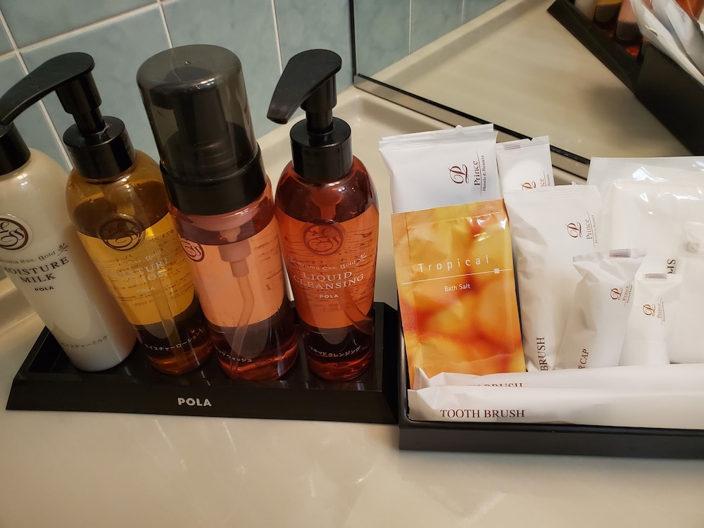Bathroom amenities