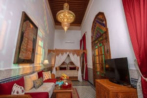 thumbnail: In-room dining