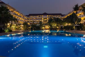 thumbnail: Outdoor pool
