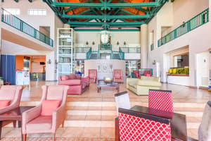 thumbnail: Lobby lounge