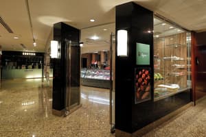 thumbnail: Restaurant