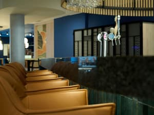 thumbnail: Bar (on property)