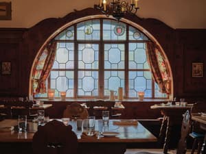 thumbnail: Restaurant