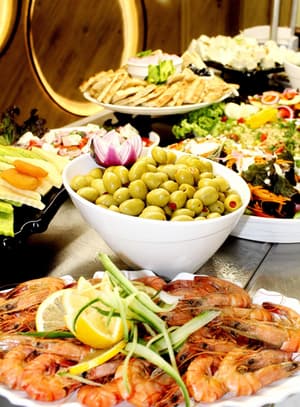 thumbnail: Family dining