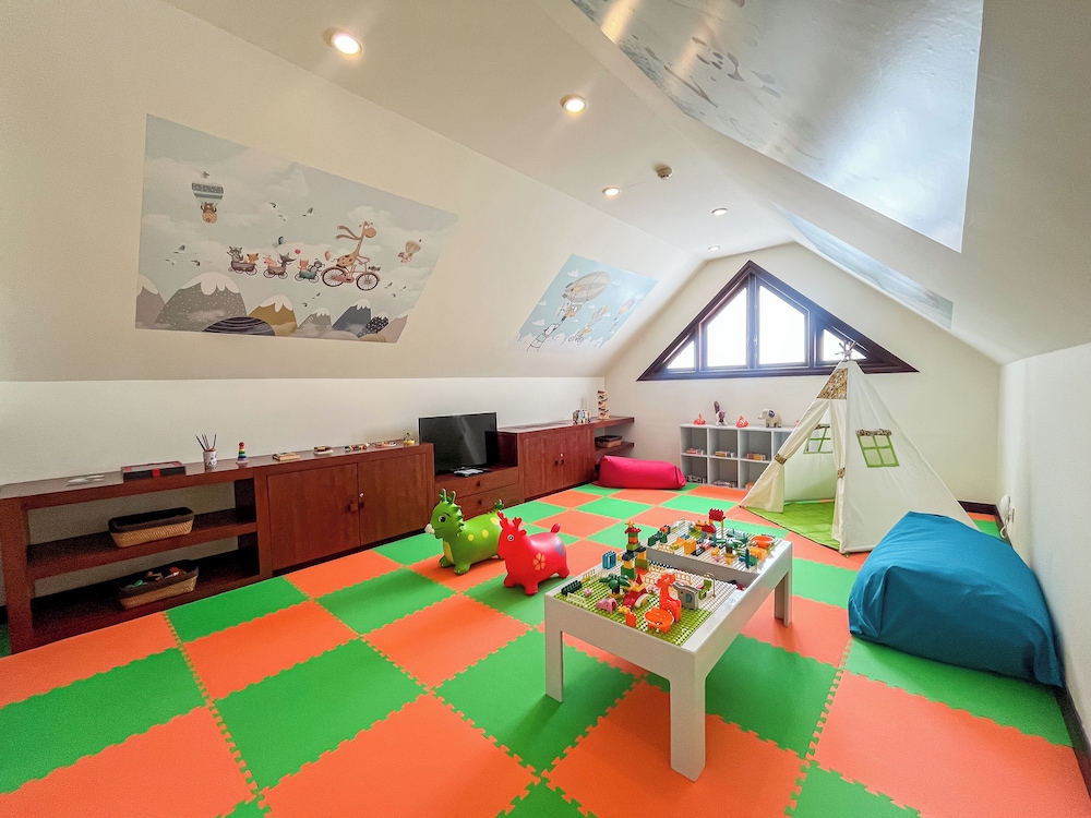 Children's theme room