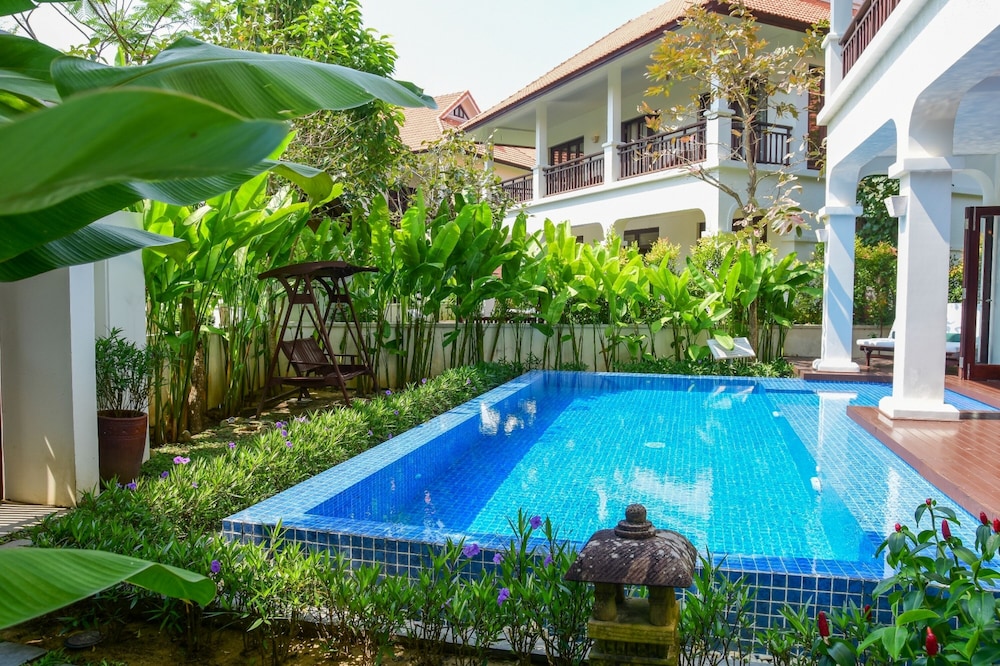 Private pool