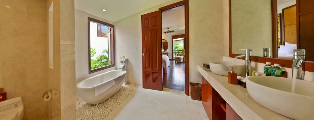 Bathroom amenities