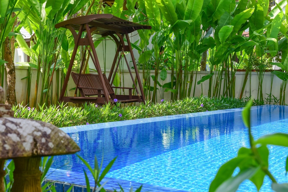 Private pool