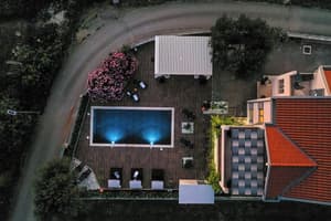 thumbnail: Exterior