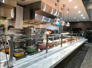 thumbnail: Family dining