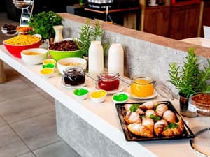 thumbnail: Breakfast area