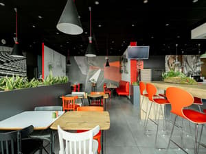 thumbnail: Restaurant