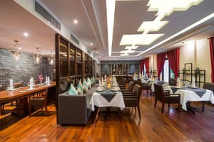 thumbnail: Restaurant